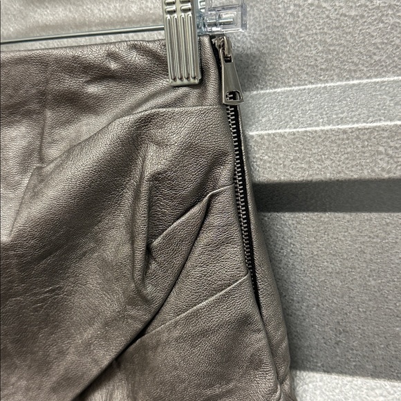 Venti6 Women’s Silver Platinum Faux Leather Mini Skirt Asymmetrical Size M CUTE - Picture 4 of 10